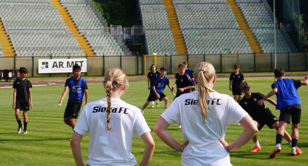 ISCRIVITI ALLA ROBUR FEMMINILE