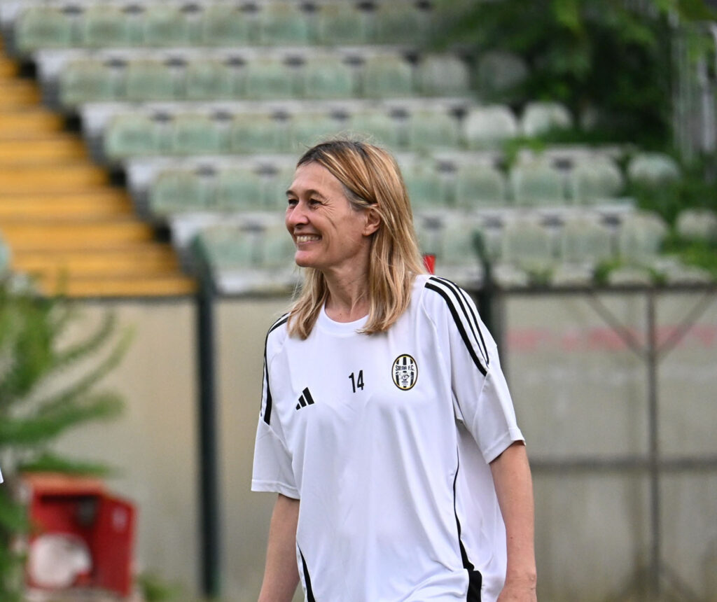 GUADAGNALO SUL CAMPO – CHI È ELENA PROSERPIO MARCHETTI DENTRO E FUORI DAL RETTANGOLO VERDE